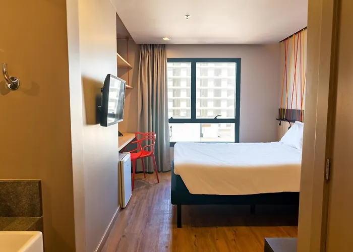 Hotel Ibis Styles Moinhos De Vento 3*