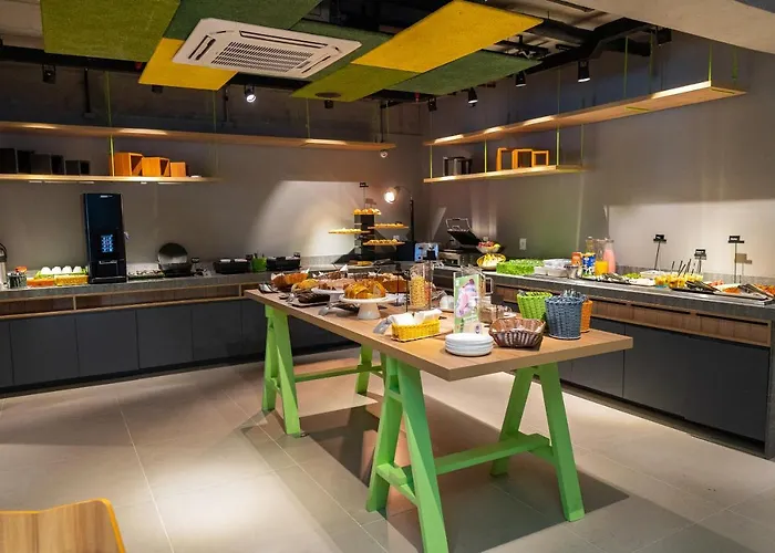 Hotel Ibis Styles Moinhos De Vento 3*