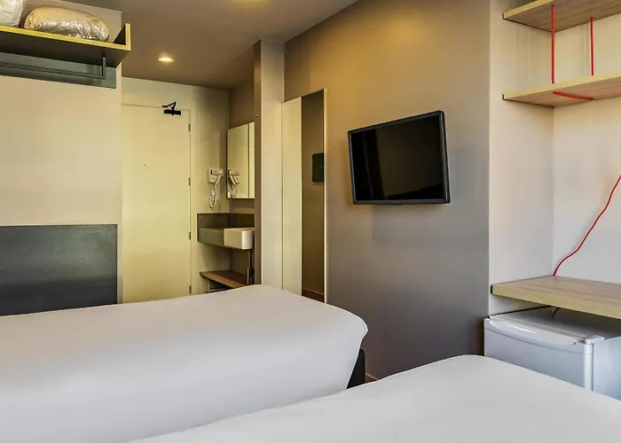 Hotel Ibis Styles Moinhos De Vento 3*